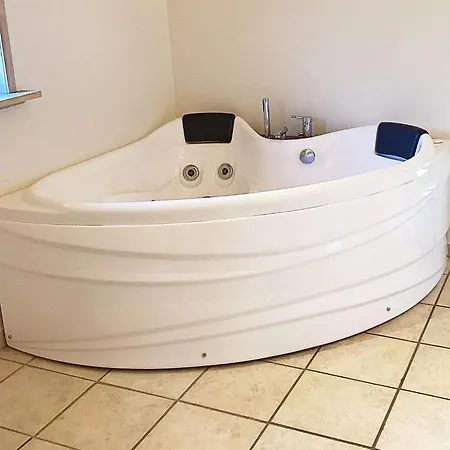 10 Person In Vaeggerlose-by Traum Bøtø By