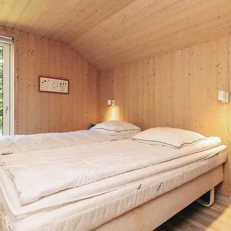 4 Star In Vaeggerlose Bøtø By