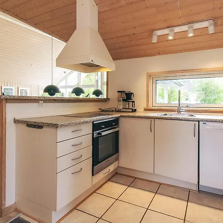 4 Star In Vaeggerlose Ferienhaus